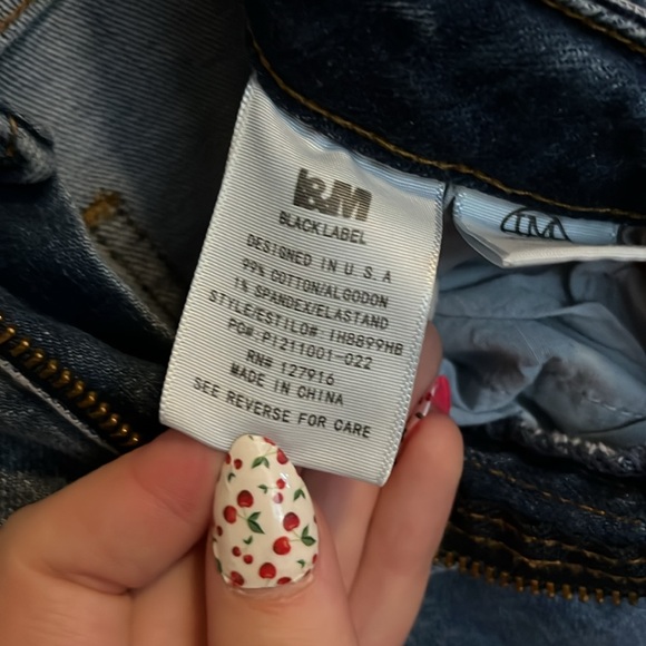 H&M Dark Wash Denim Jeans - Picture 3 of 5